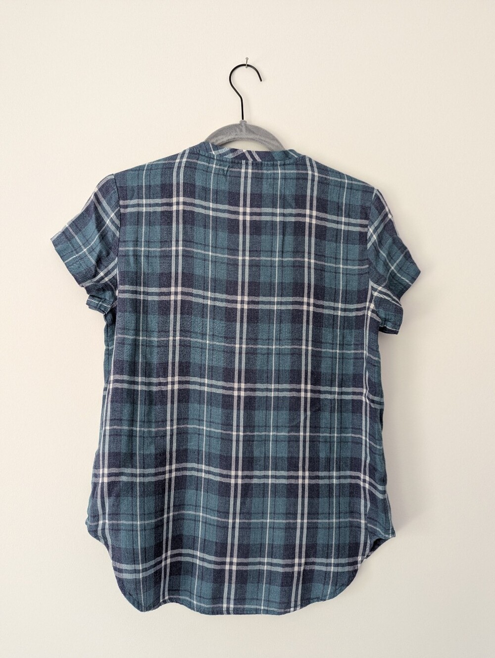 Cloth & Stone Anthropologie Navy Teal Plaid V-Neck Short Sleeve Blouse High-Low - Picture 3 of 7